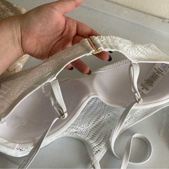 Time and tru Small white bikini top - Picture 2 of 5